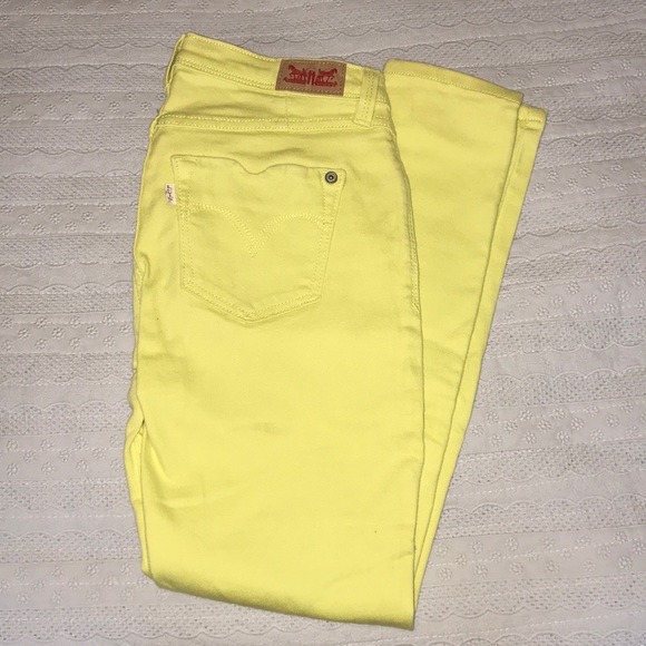 yellow levis